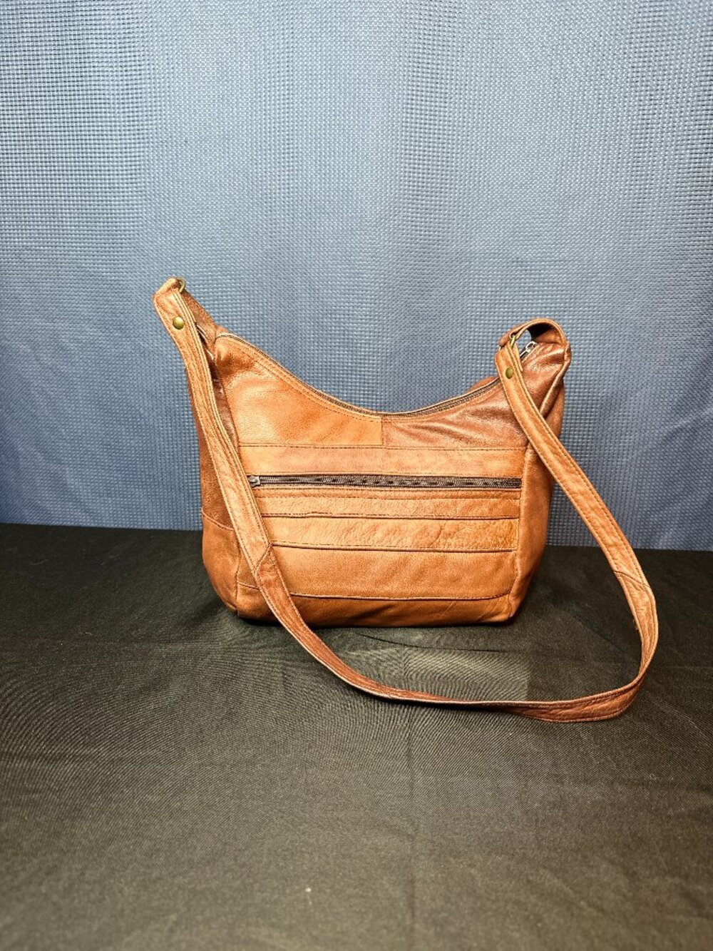 Genuine Brown Leather Hobo-Style Handbag Artisan-Crafted No Brand Made in Mexico